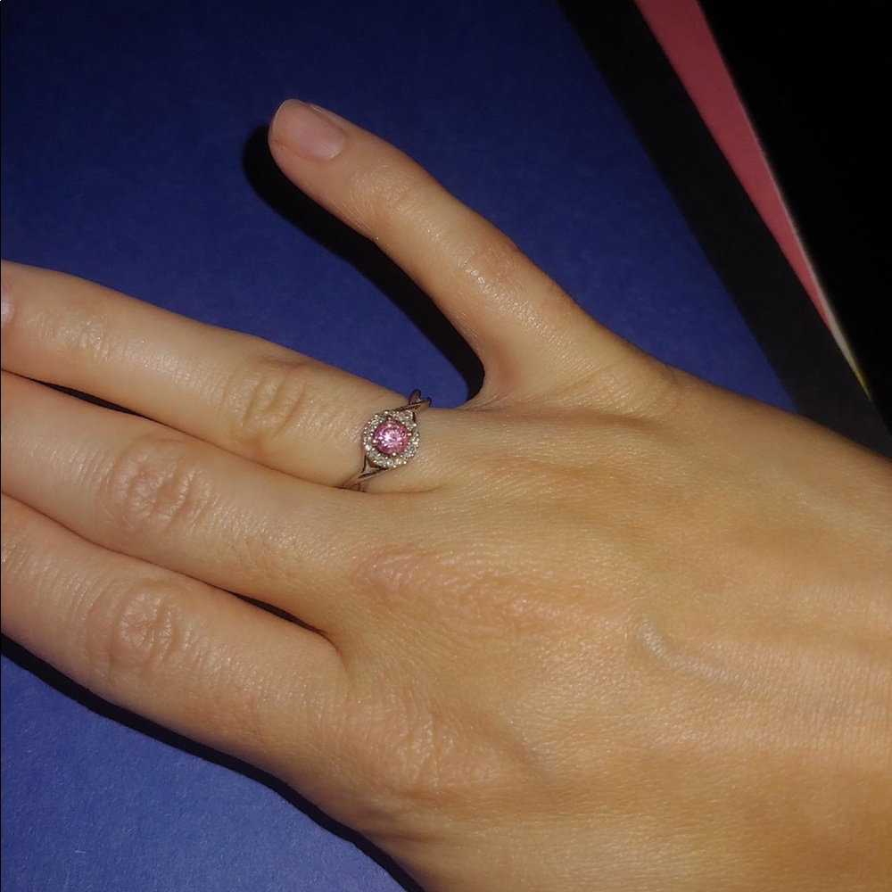 Zales Ring 14kt white gold pink diamond 1/4 ct